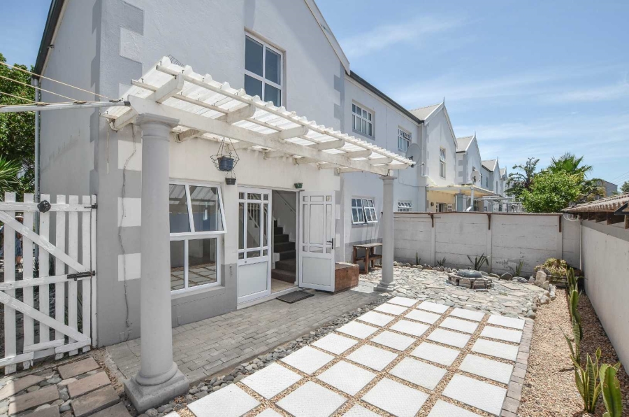 To Let 3 Bedroom Property for Rent in Parklands Western Cape